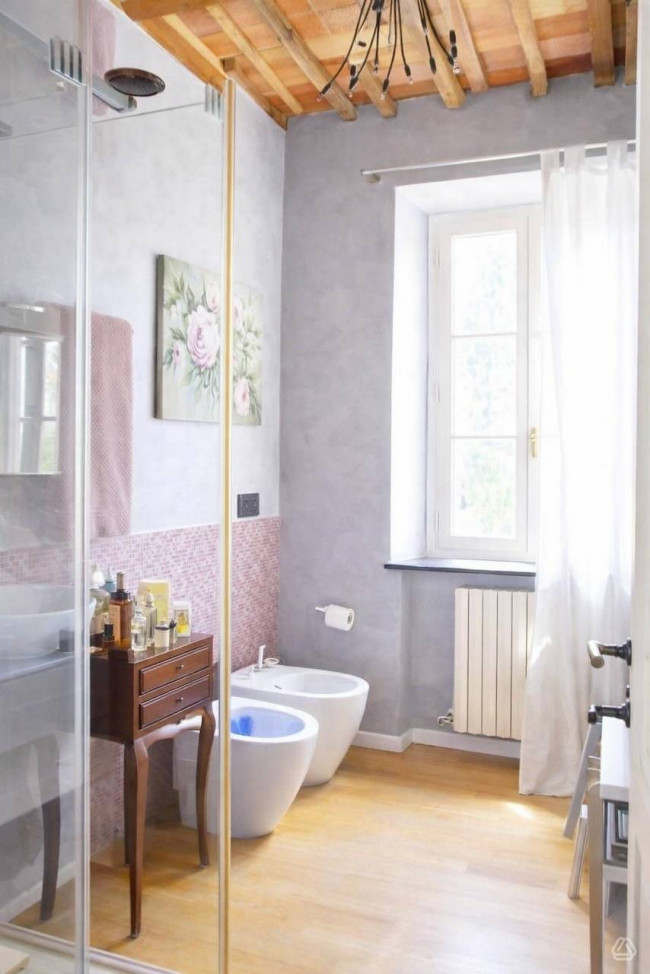 Farmhouse for sale in Lucca