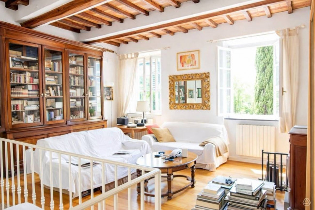 Farmhouse for sale in Lucca