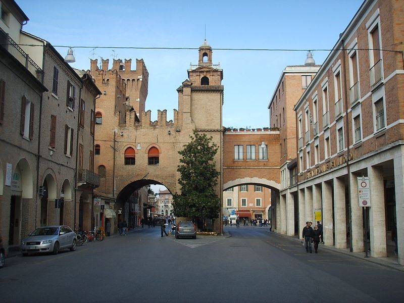 Affitto a Ferrara in Corso Porta Reno