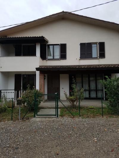 Casa semindipendente in Vendita a Lugagnano Val d'Arda