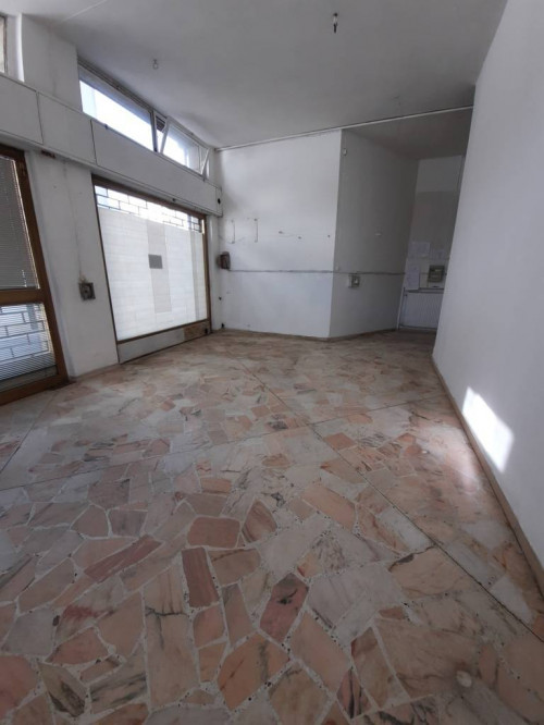 Negozio in Vendita a Fiorenzuola d'Arda