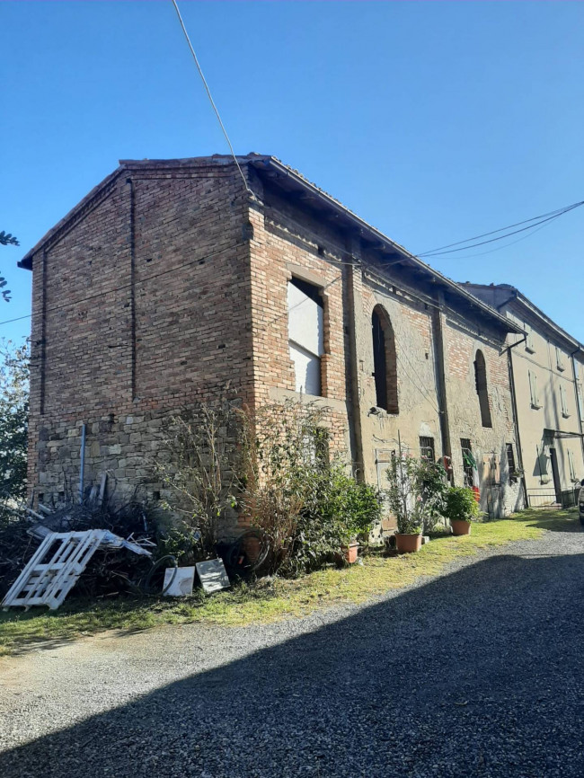 Casa semindipendente in Vendita a Lugagnano Val d'Arda