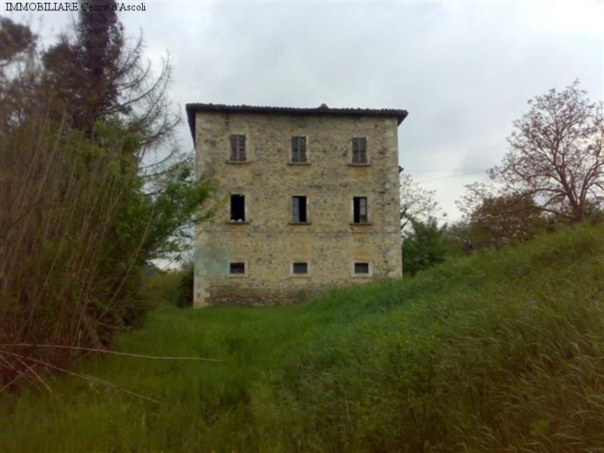 Villa Unifamiliare - Indipendente ASCOLI PICENO vendita  Mozzano  Immobiliare Cecco d