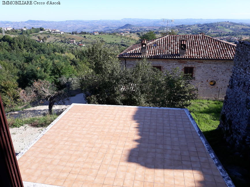 Villa Unifamiliare - Indipendente CIVITELLA DEL TRONTO vendita  Villa Lempa  Immobiliare Cecco d