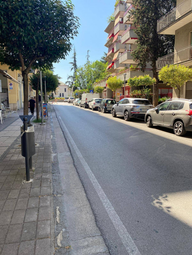 Fondo commerciale in vendita a Pontecagnano Faiano (SA)