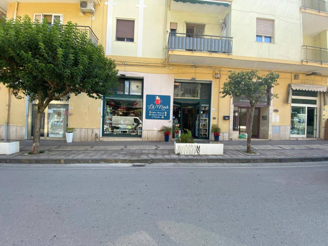 Fondo commerciale in vendita a Pontecagnano Faiano (SA)