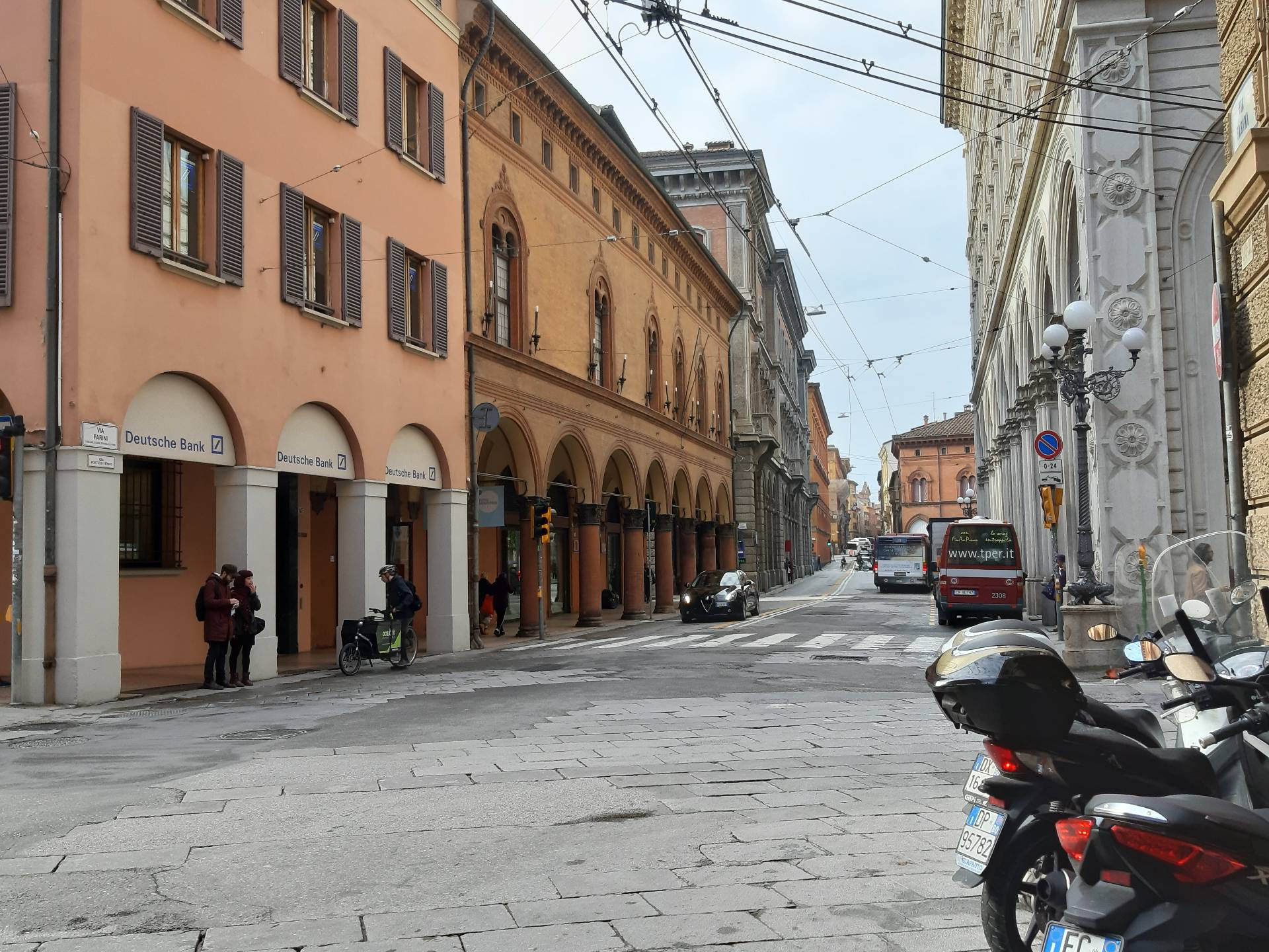 Attività Commerciale/Uffici in Vendita a Bologna Cod. 4020