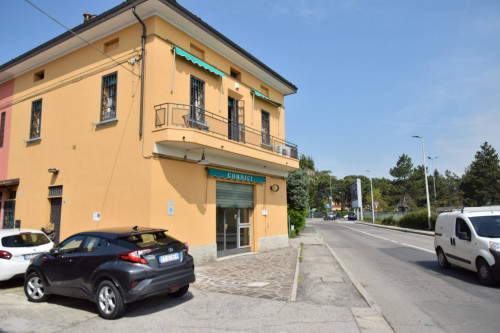 Locale commerciale in affitto a Bologna