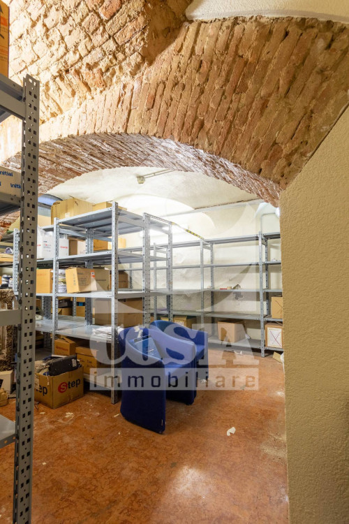 Locale commerciale in affitto a Bologna