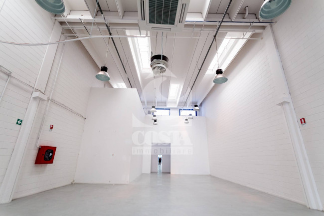 CAPANNONE/LOCALE COMMERCIALE in vendita a Argelato