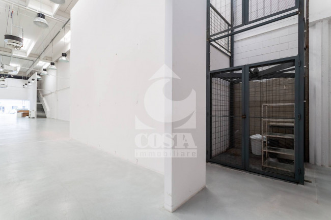 CAPANNONE/LOCALE COMMERCIALE in vendita a Argelato