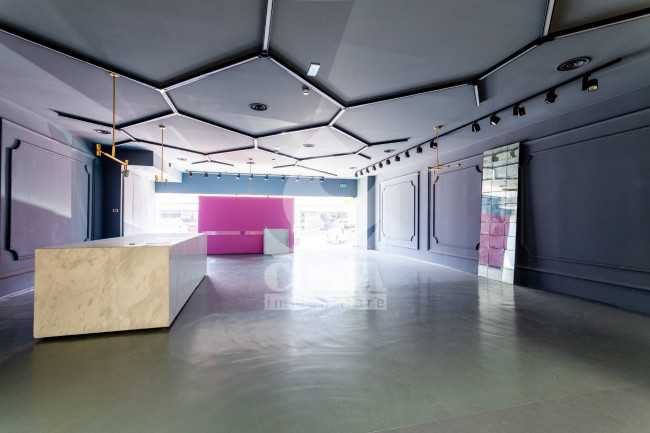 CAPANNONE/LOCALE COMMERCIALE in vendita a Argelato