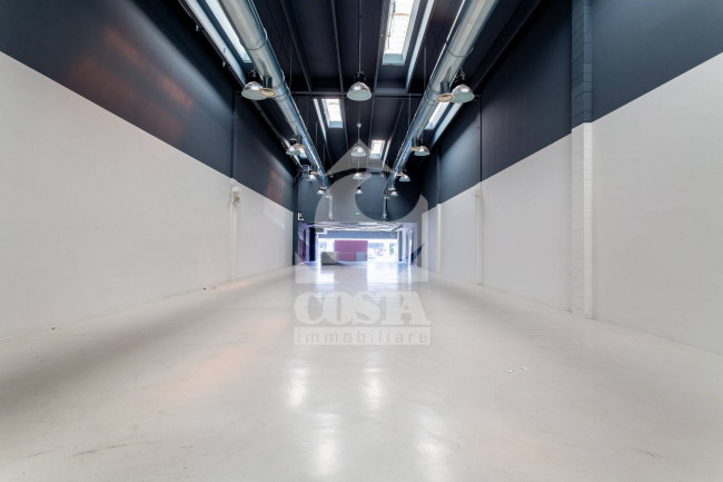 CAPANNONE/LOCALE COMMERCIALE in vendita a Argelato