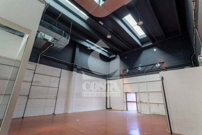 CAPANNONE/LOCALE COMMERCIALE in vendita a Argelato