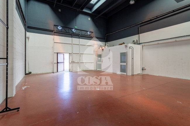 CAPANNONE/LOCALE COMMERCIALE in vendita a Argelato