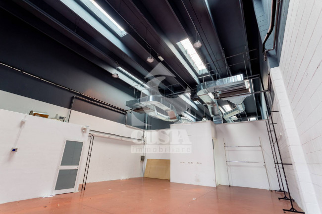 CAPANNONE/LOCALE COMMERCIALE in vendita a Argelato