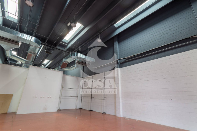 CAPANNONE/LOCALE COMMERCIALE in vendita a Argelato