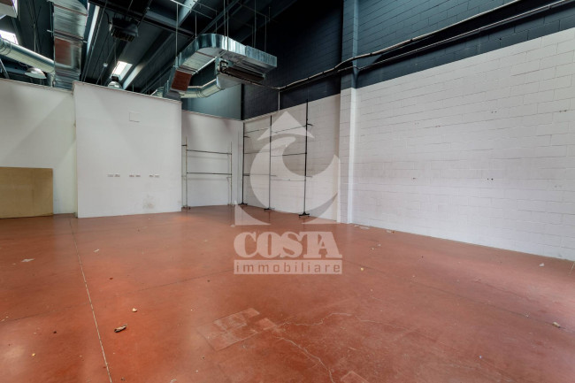 CAPANNONE/LOCALE COMMERCIALE in vendita a Argelato
