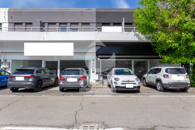 CAPANNONE/LOCALE COMMERCIALE in vendita a Argelato