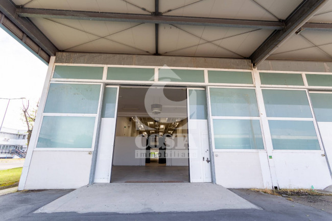 CAPANNONE/LOCALE COMMERCIALE in vendita a Argelato