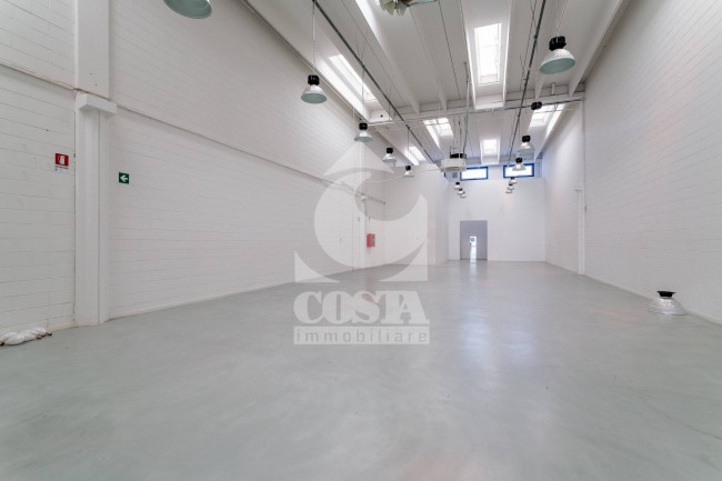 CAPANNONE/LOCALE COMMERCIALE in vendita a Argelato