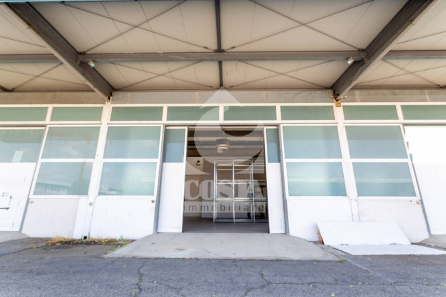 CAPANNONE/LOCALE COMMERCIALE in vendita a Argelato