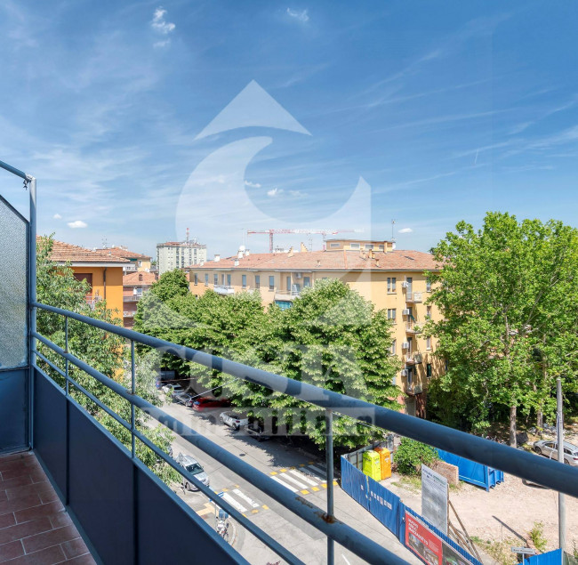 APPARTAMENTO/TRILOCALE in vendita a Bologna