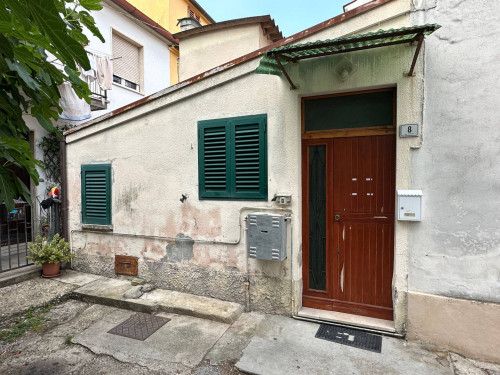 Casa indipendente in vendita a Mosciano Sant'angelo (TE)