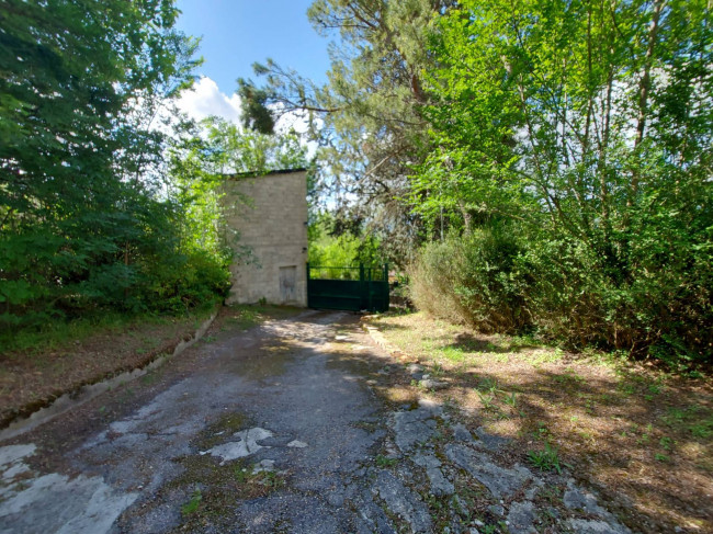 Casa indipendente in vendita a Pizzoli (AQ)