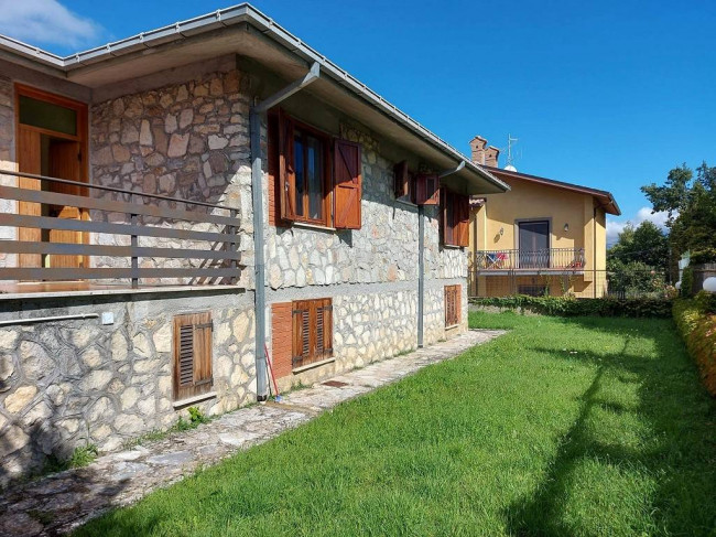 Casa indipendente in vendita a Collemare, L'aquila (AQ)