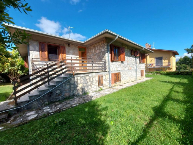 Casa indipendente in vendita a Collemare, L'aquila (AQ)