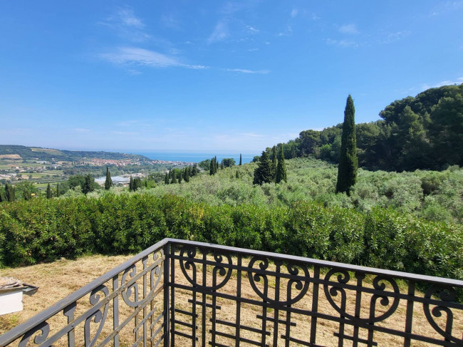 casale in vendita a Campofilone