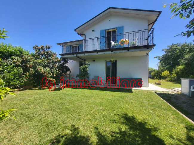 Villa in vendita a Acquaviva Picena