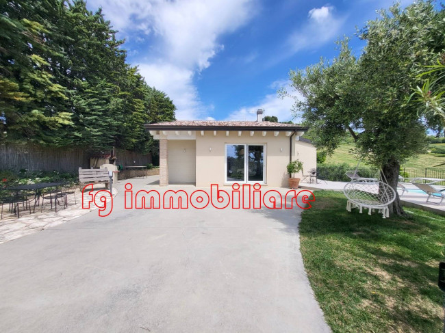 Villa in vendita a Acquaviva Picena