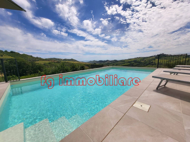 Villa in vendita a Acquaviva Picena