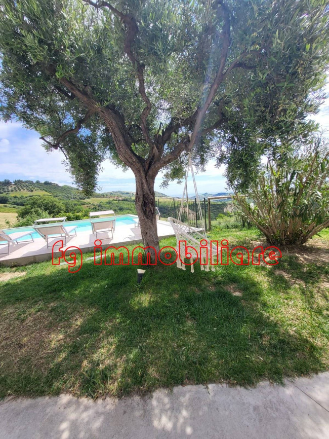 Villa in vendita a Acquaviva Picena