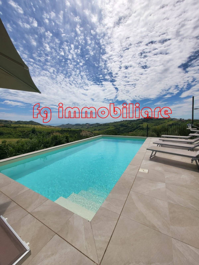 Villa in vendita a Acquaviva Picena