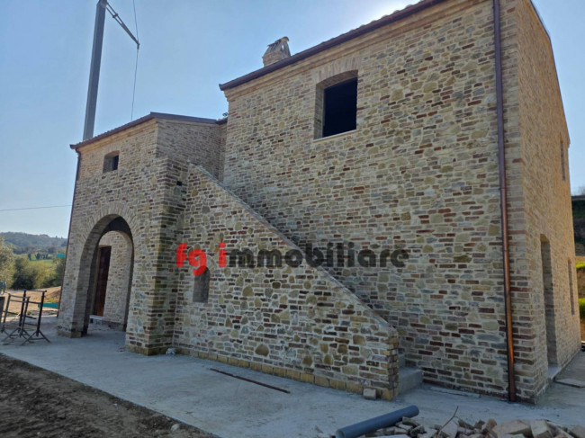 casale in vendita a Ripatransone