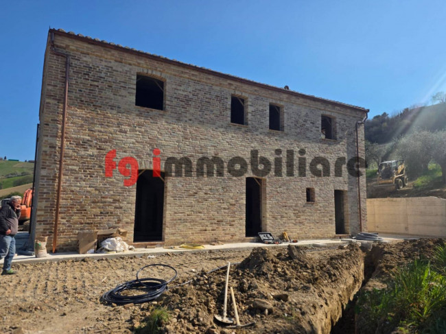 casale in vendita a Ripatransone