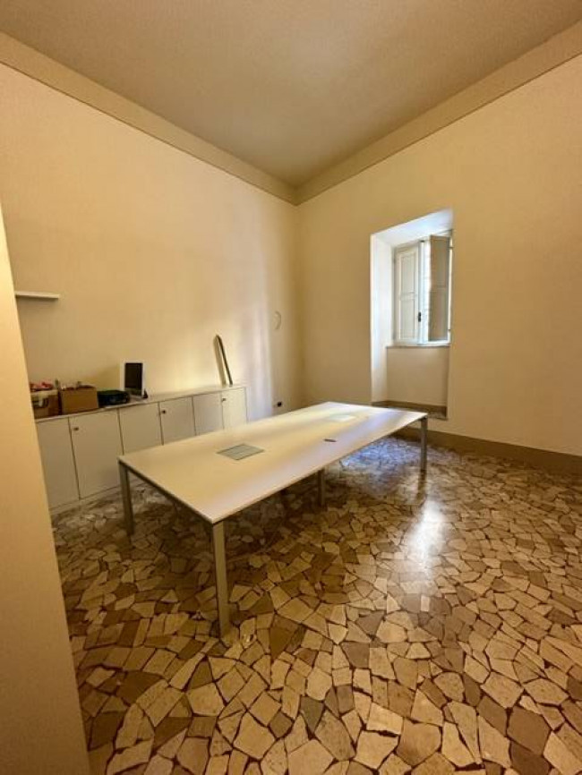 Ufficio in affitto a Lungarni, Pisa (PI)