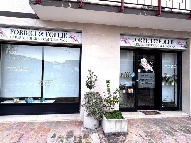 Negozio in Affitto a Lainate