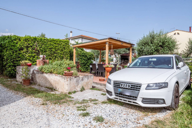 Casa indipendente in vendita a Visignano, Cascina (PI)