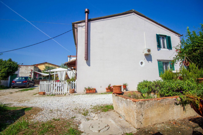 Casa indipendente in vendita a Visignano, Cascina (PI)