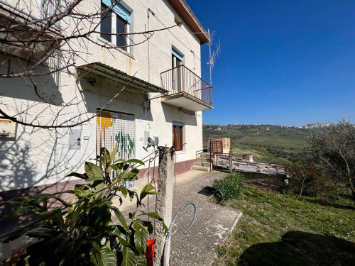 Casa indipendente in vendita a Castel Frentano (CH)