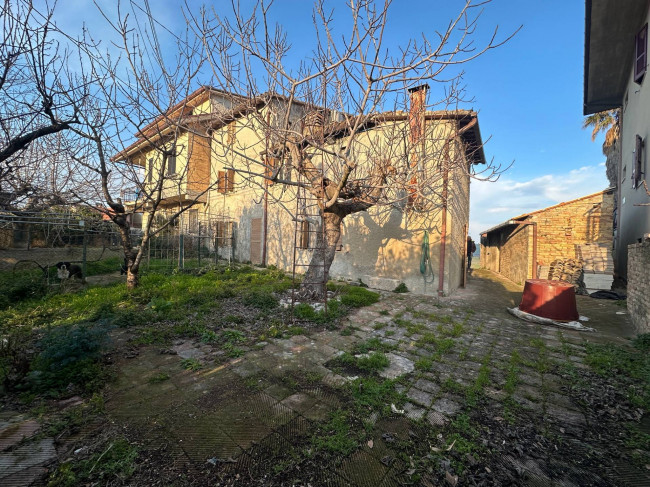 Casa singola in Vendita a Colli del Tronto