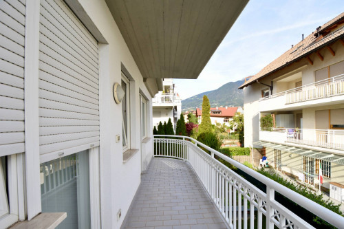 Elegante Doppelhaushälfte mit Garten, Dreifachcarport und luxuriöser Ausstattung in Meran / Untermais