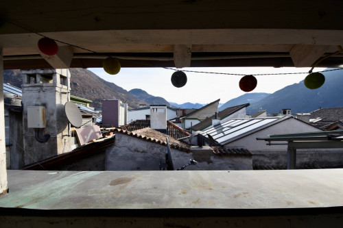 Exklusive 2-Zimmer-Attikawohnung (duplex) mit Dachterrasse im Herzen der Bozner Laubengasse zu vermieten.