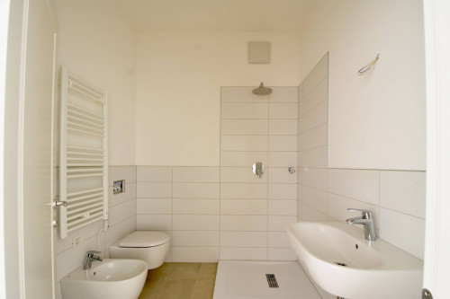 Moderno appartamento trilocale con balcone in vendita nel cuore di Bolzano