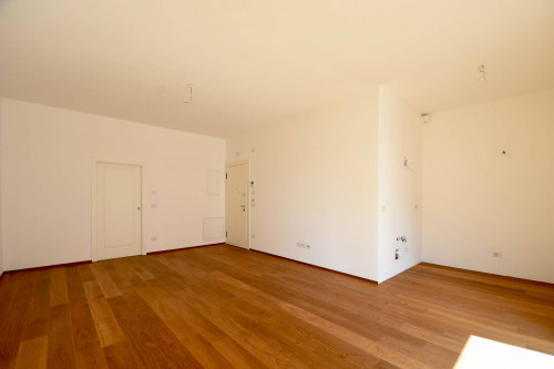 Moderno appartamento trilocale con balcone in vendita nel cuore di Bolzano