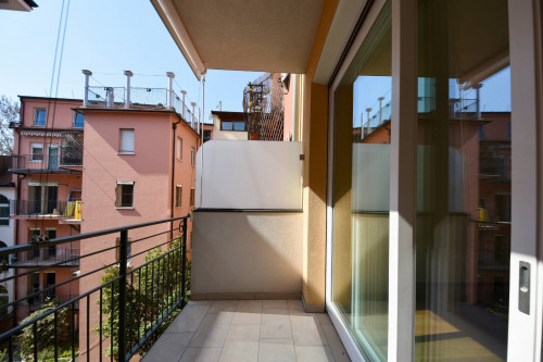 Moderno appartamento trilocale con balcone in vendita nel cuore di Bolzano